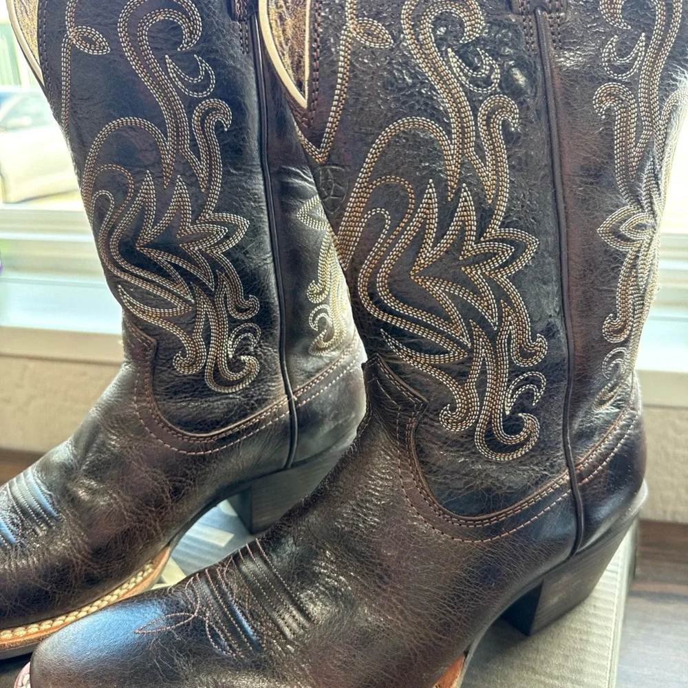 Ariat Women’s Chocolate Chip Embroidered Western Boots size 9.5 like new - Picture 2 of 8